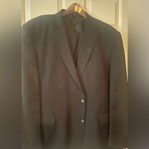 Stafford men’s navy blue suit. 50 R jacket; 42 x 30 trousers, 100% wool